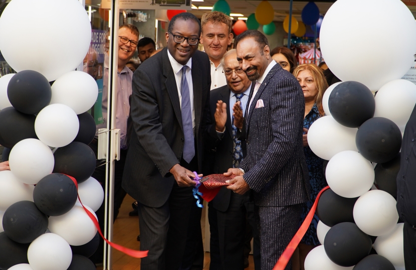 Kwasi cuts the ribbon in front of Sony Centre
