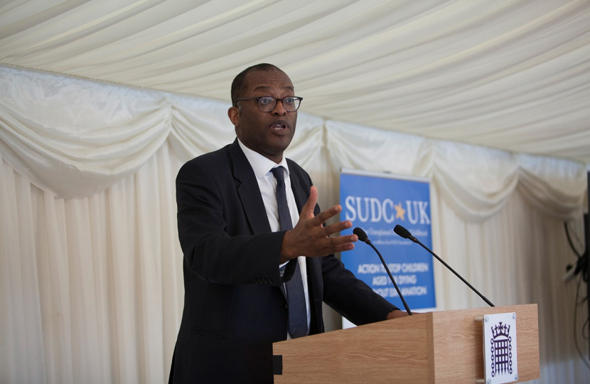 Kwasi delivering speech at SUDC-UK reception
